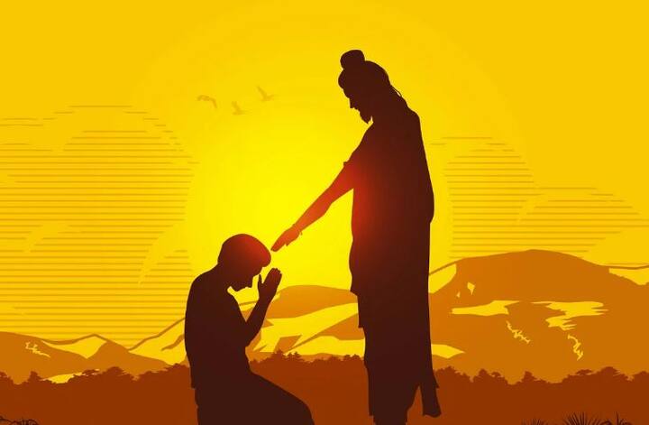 વ્યક્તિએ ક્યારેય ગુરુના આસન પર ન બેસવું જોઈએ, પછી ભલે તમે ગમે તેટલા ધનવાન કે સફળ કેમ ન હોવ. આનાથી તેમની પ્રતિષ્ઠાને હાનિ પહોંચે છે પરંતુ ભગવાનનું અપમાન પણ થાય છે કારણ કે ગુરુનો દરજ્જો ભગવાન કરતા પણ ઊંચો છે. ગુરુની સામે પગ ફેલાવીને પણ ક્યારેય ન બેસો.