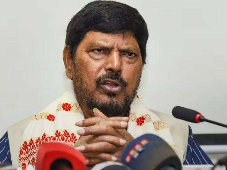Maharashtra ncp political crisis ramdas athawale big claim same happens with nitish kumar  Maharashtra Politics Crisis: મહારાષ્ટ્રમાં થયેલા બદલાવ પર રામદાસ અઠાવલેએ કર્યો મોટો દાવો, જાણો શું કહ્યું?