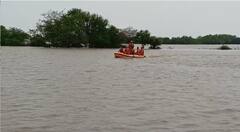 Junagadh Rain: બાલાગામ અને ઓસા ગામ બેટમાં ફેરવાયા,પાણીમાં લાપતા થયેલા યુવાનને શોધવા કલાકોથી ચાલું રહ્યું છે રેસ્ક્યુ