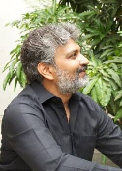இதனால் இவர் இயக்கத்தில் நடிக்க பல முன்னணி நடிகர்களும் போட்டி போட்டு கொண்டிருக்கின்றனர்.