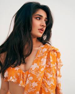 Krithi Shetty: క్యూట్ బ్యూటీ కృతిశెట్టి అందాల కనువిందు