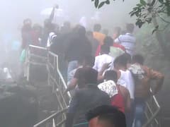 Amboli Waterfall : महाराष्ट्राच्या चेरापुंजीत आल्हाददायक वातावरण, कोकणातील आंबोली धबधब्यावर पर्यटकांची गर्दी