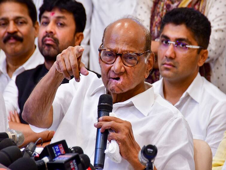 Maharashtra Political Crisis Sharad Pawar Raises Hand When Asked Who Will Be Reliable Face Of NCP Watch Video Watch: Who Will Be Reliable Face Of NCP? Sharad Pawar Replies