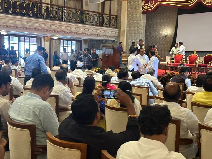 अजित पवारांनी दिलेला अल्टिमेटम शरद पवारांनी मान्य न केल्यामुळे शरद पवार नाराज असल्याची माहिती समोर येत आहे
