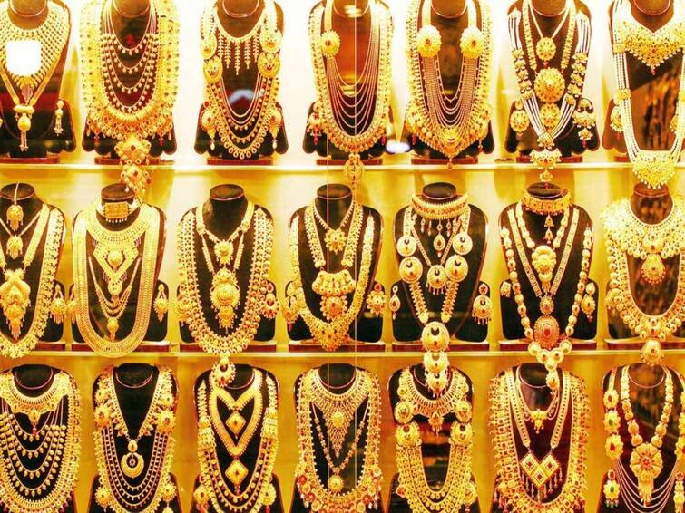 Latest Gold Silver Rate Today Chennai 3rd july 2023 Know Updated Gold Price in Your City Coimbatore Trichy Vellore Latest Gold Silver Rate 3rd July 2023: குறைந்தது தங்கம் விலை...சவரனுக்கு இவ்வளவா? இன்றைய விலை நிலவரம்..!