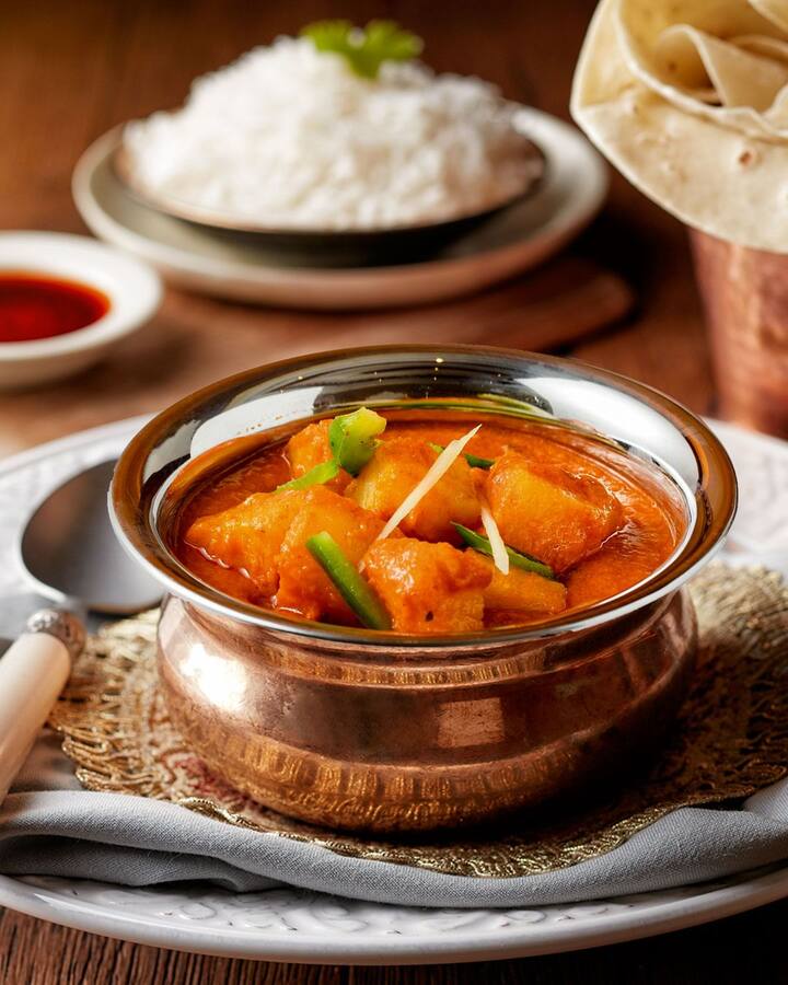 तैयार है टेस्टी और बिना लहसुन प्याज वाली आलू की सब्जी.आप इसे धनिया की पत्ती से गार्निश कर सकते हैं. आप इसे किसी भी व्रत में खा सकते हैं.