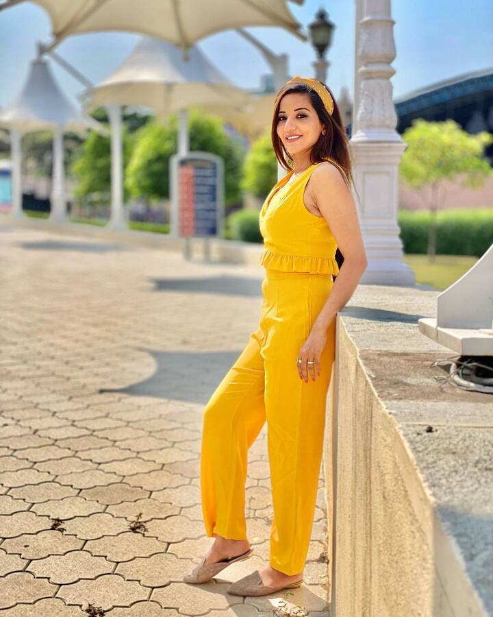 સાઉથ ફિલ્મોની એક્ટ્રેસ મોનાલિસા તેના કાતિલ અંદાજને લઈ ઈન્સ્ટાગ્રામ પર સતત ચર્ચામાં રહે છે.