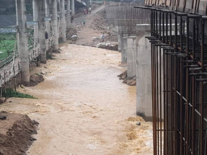 Jharkhand Three Man swept away river flow in Giridih two missing rescue continues ANN Giridih News: गूगल मैप के सहारे सफर कर रहे तीन युवक नदी के तेज बहाव में बहे, दो लापता, तलाश जारी