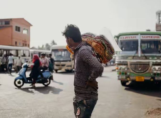 ਜਦੋਂ ਟਰੈਫਿਕ ਕਾਂਸਟੇਬਲ ਤੁਹਾਡੇ ਵਾਹਨ ਦੀ ਚਾਬੀ ਕੱਢਦਾ ਹੈ, ਤਾਂ ਤੁਹਾਨੂੰ ਉਸ ਘਟਨਾ ਦੀ ਵੀਡੀਓ ਬਣਾਉਣ ਦੀ ਸਲਾਹ ਦਿੱਤੀ ਜਾਂਦੀ ਹੈ। ਤੁਸੀਂ ਉਸ ਇਲਾਕੇ ਦੇ ਪੁਲਿਸ ਸਟੇਸ਼ਨ ਜਾ ਕੇ ਕਿਸੇ ਸੀਨੀਅਰ ਅਧਿਕਾਰੀ ਨੂੰ ਇਹ ਵੀਡੀਓ ਦਿਖਾ ਸਕਦੇ ਹੋ ਅਤੇ ਉਸ ਨੂੰ ਸ਼ਿਕਾਇਤ ਕਰ ਸਕਦੇ ਹੋ।