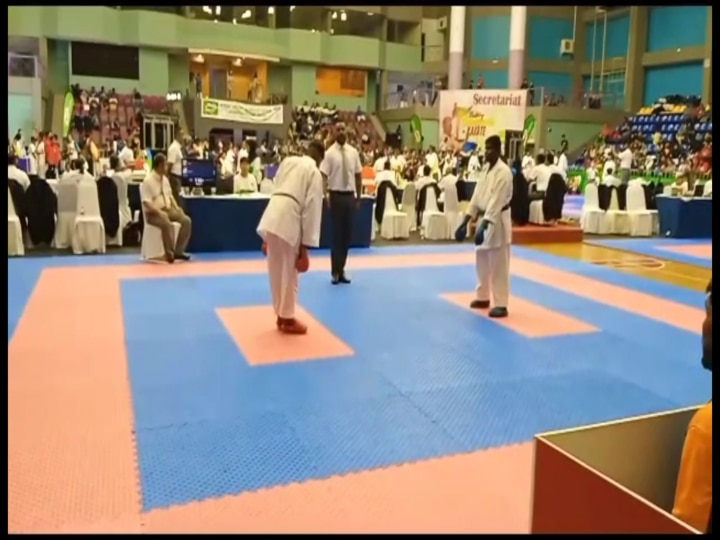 Karate Tournament in Malaysia: கராத்தே போட்டி.. மலேசியா வரை பறந்து சென்று..!  பதக்கம் வென்று வந்த காஞ்சி சிறுவர்கள்..!