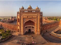 भारत में है दुनिया का सबसे बड़ा दरवाजा, 173 फुट से ज्यादा है ऊंचाई