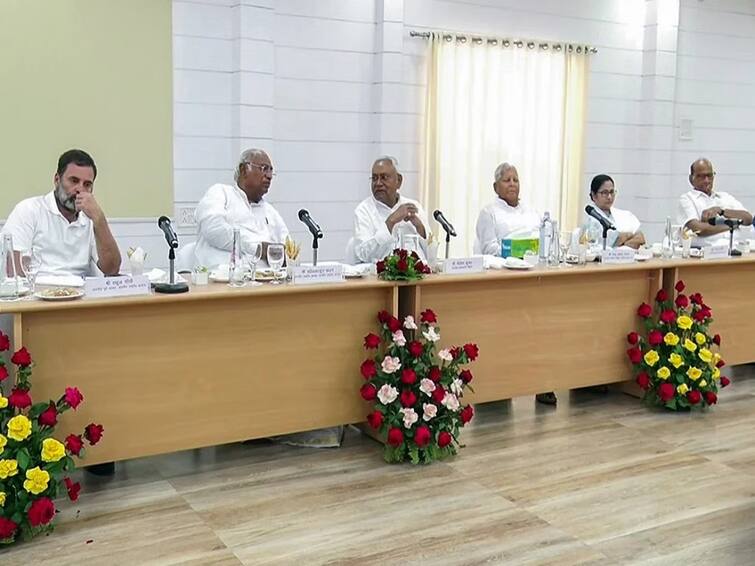 Opposition Bengaluru Meeting Scheduled For July 13-14 Postponed reason Opposition Meeting : திடீர் முடிவு...எதிர்க்கட்சிகளின் கூட்டம் ஒத்திவைப்பு...வேறு இடத்திற்கு மாற்றமா..? என்ன காரணம்?