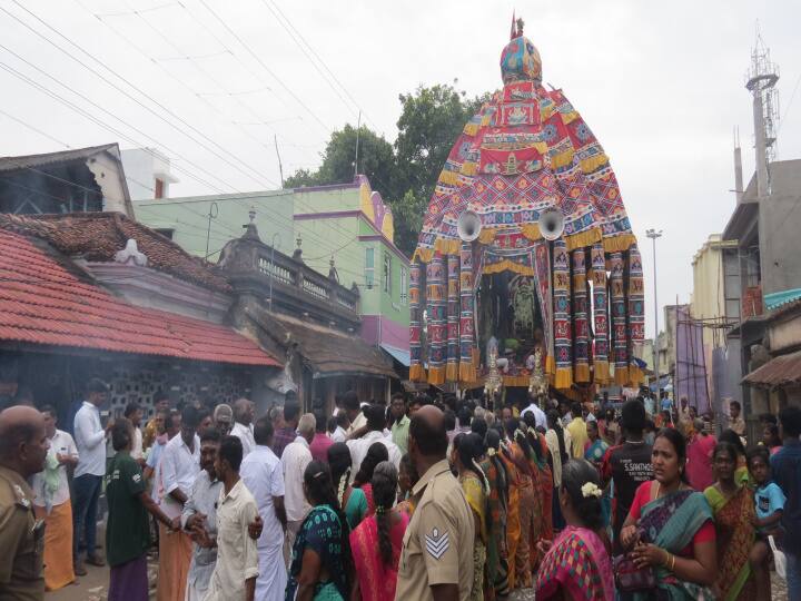 Nagore Naganatha Swamy Temple Chariot Festival  Devotees pulled the chariot by ropes TNN நாகூர் நாகநாத சுவாமி கோயில் தேரோட்ட விழா  - தேரை வடம்பிடித்து இழுத்த பக்தர்கள்