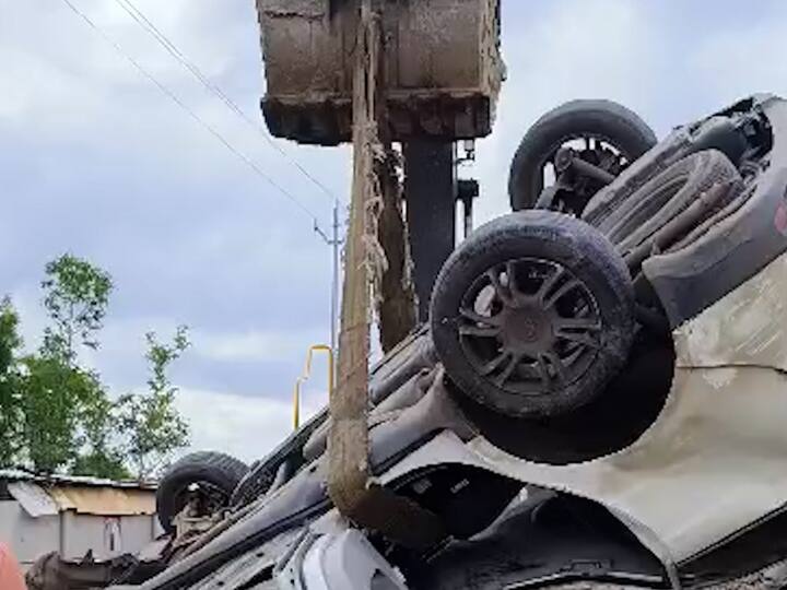 समृद्धी महामार्गावर बुलढाण्याजवळ विदर्भ ट्रॅव्हल्सच्या अपघातानं अख्खा महाराष्ट्र हादरला.