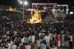 In Pics: తిరుమలలో వైభవంగా ఆషాఢమాస గురుపౌర్ణమి గరుడ సేవ - మీరూ చూసి తరించండి