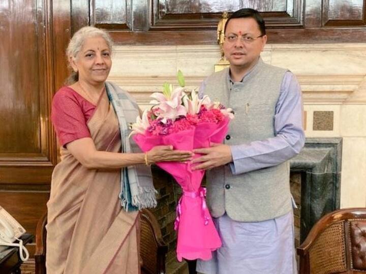 Uttarakhand CM Pushkar Singh Dhami Met Finance Minister Nirmala Sitharaman and sought Budget Saung Dam project Uttarakhand News: सीएम धामी ने वित्त मंत्री निर्मला सीतारमण से की मुलाकात, इस परियोजना के लिए मांगे 1774 करोड़ रुपये