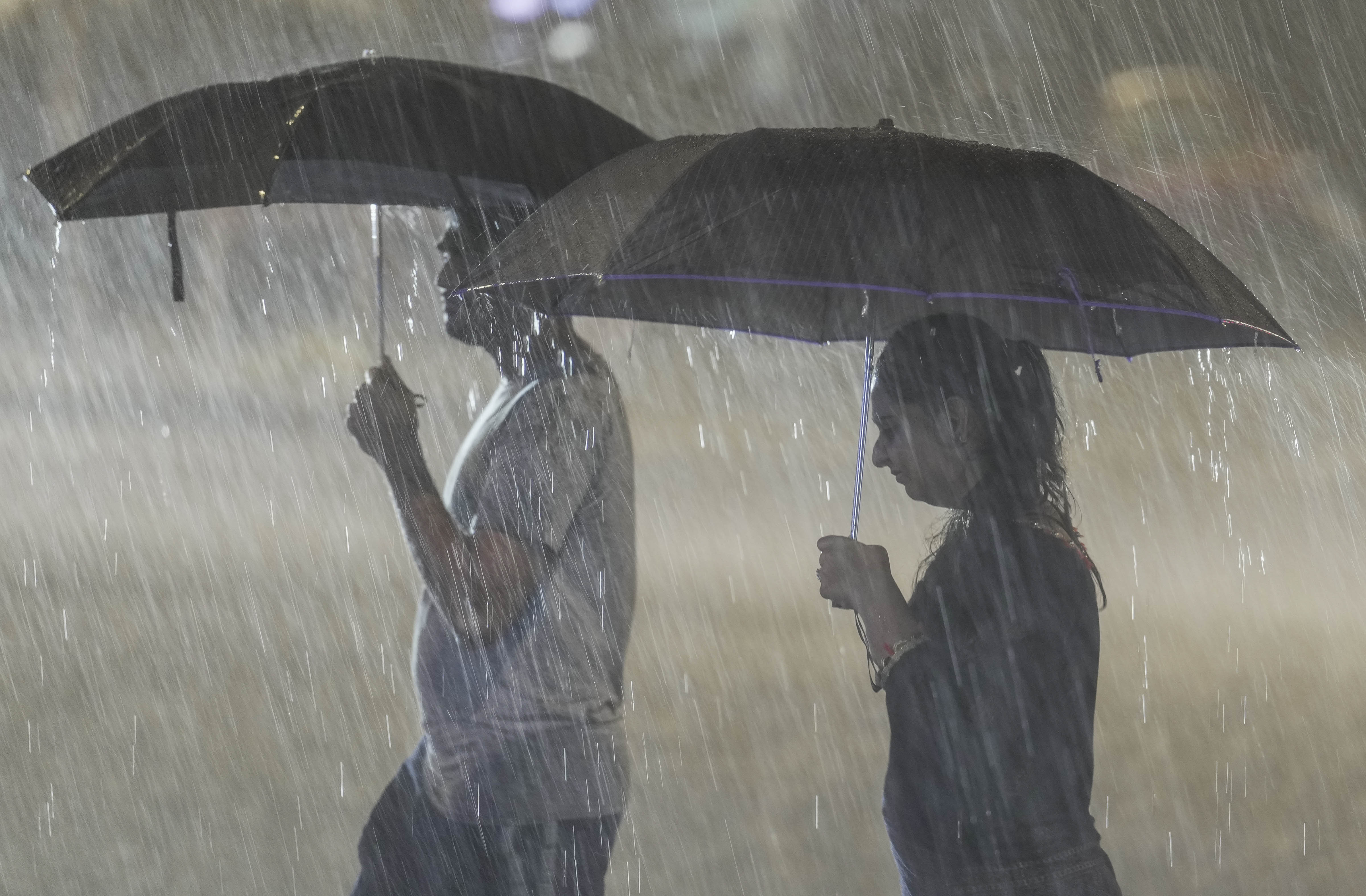 Monsoon Tips: વરસાદમાં રહેવું હોય સ્વસ્થ તો રાખો આ 5 વાતો ધ્યાનમાં