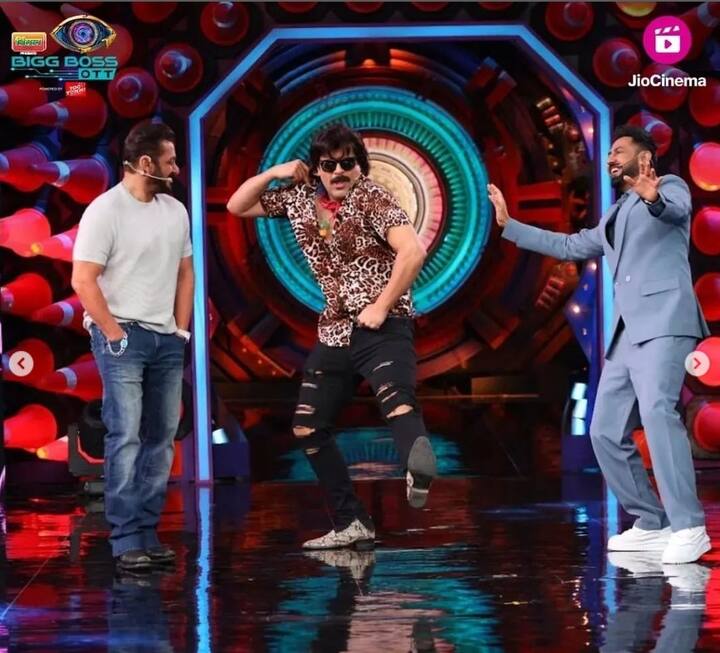 ਪਹਿਲੇ ਦਿਨ 10 ਕਰੋੜ ਦੀ ਕਮਾਈ ਕਰਨ ਵਾਲੀ 'ਕੈਰੀ ਆਨ ਜੱਟਾ 3' ਪਹਿਲੀ ਪੰਜਾਬੀ ਫਿਲਮ ਹੈ। ਖਾਸ ਗੱਲ ਇਹ ਹੈ ਕਿ ਦੁਨੀਆ ਭਰ ਵਿੱਚ ਪ੍ਰਸ਼ੰਸਕਾਂ ਵੱਲੋਂ ਫਿਲਮ ਨੂੰ ਭਰਮਾ ਹੁੰਗਾਰਾ ਮਿਲ ਰਿਹਾ ਹੈ। ਫਿਲਹਾਲ ਫਿਲਮ ਨੇ 32 ਕਰੋੜ 16 ਲੱਖ ਰੁਪਏ ਦੀ ਕੀਮਤ ਪਾਰ ਕਰ ਲਈ ਹੈ।