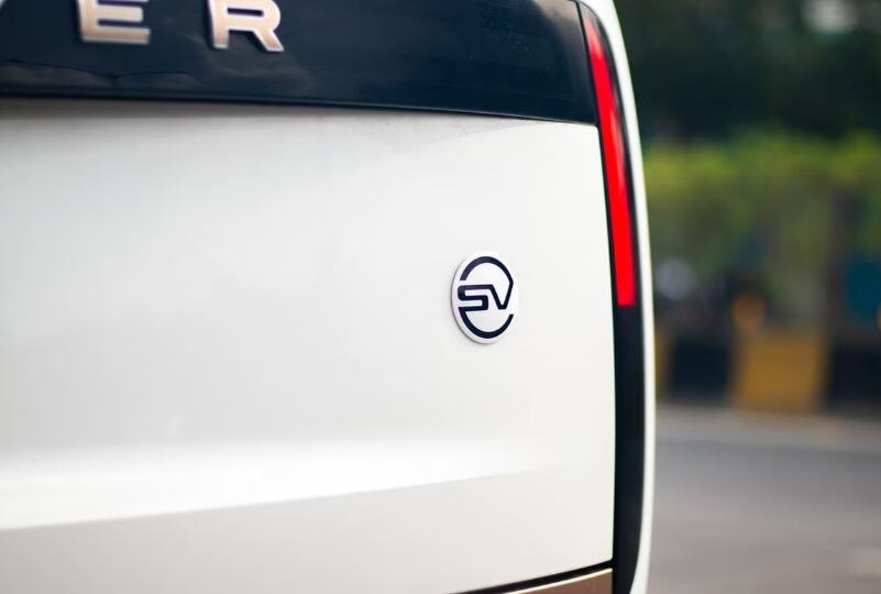 Range Rover SV 2023 Review: લકઝરી ફીચર્સથી સજ્જ નવી રેન્જ રોવર એસવી 2023 ખરીદવી ફાયદાનો કે ખોટો સોદો, જાણો