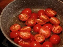 Kidney Stone: क्या सच में टमाटर खाने से किडनी में पथरी हो जाती है?