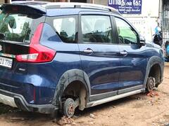 Sirkazhi: வீட்டு வாசலில் நின்ற சொகுசு காரின் 4 சக்கரங்கள் திருட்டு - சீர்காழியில் பரபரப்பு