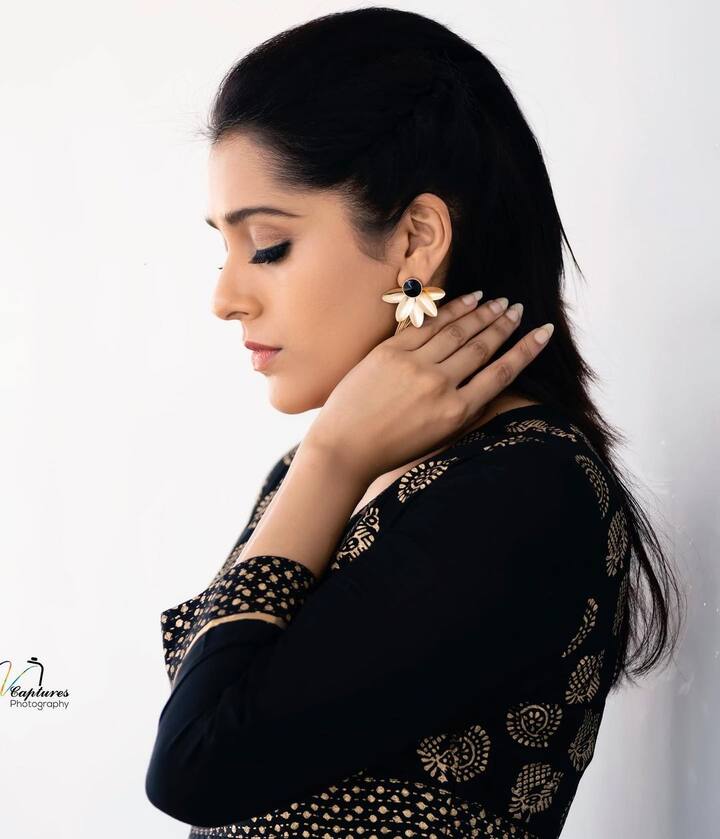 రష్మి గౌతమ్ అందమైన ఫోటోలు