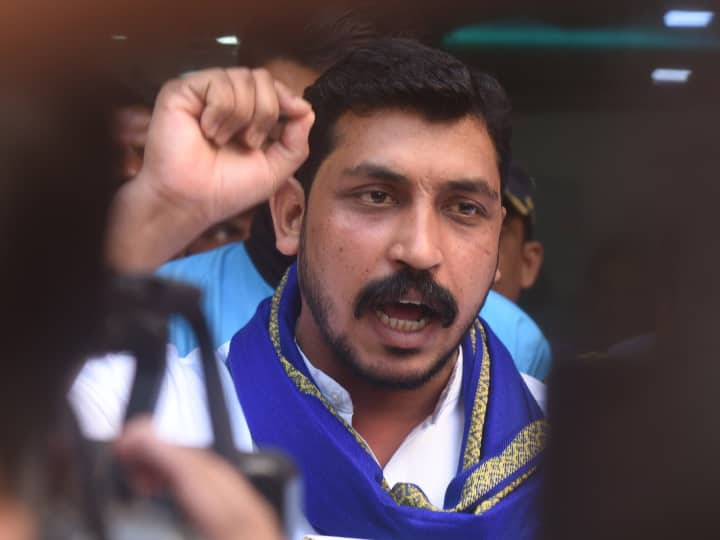 Bhim Army postponed mahapanchayat to held today against attack on Chandrashekhar Azad Chandrashekhar Attack: चंद्रशेखर पर हमले के विरोध में आज होने वाली भीम आर्मी की महापंचायत स्थगित, सामने आई ये वजह