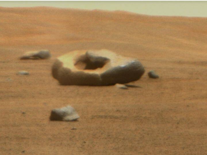 Found on Mars this special shaped stone which is favorite of people on earth space news ई तो गजब हो गईल! मंगल पर मिल गया इस खास शेप वाला पत्थर जो धरती पर लोगों का फेवरेट है