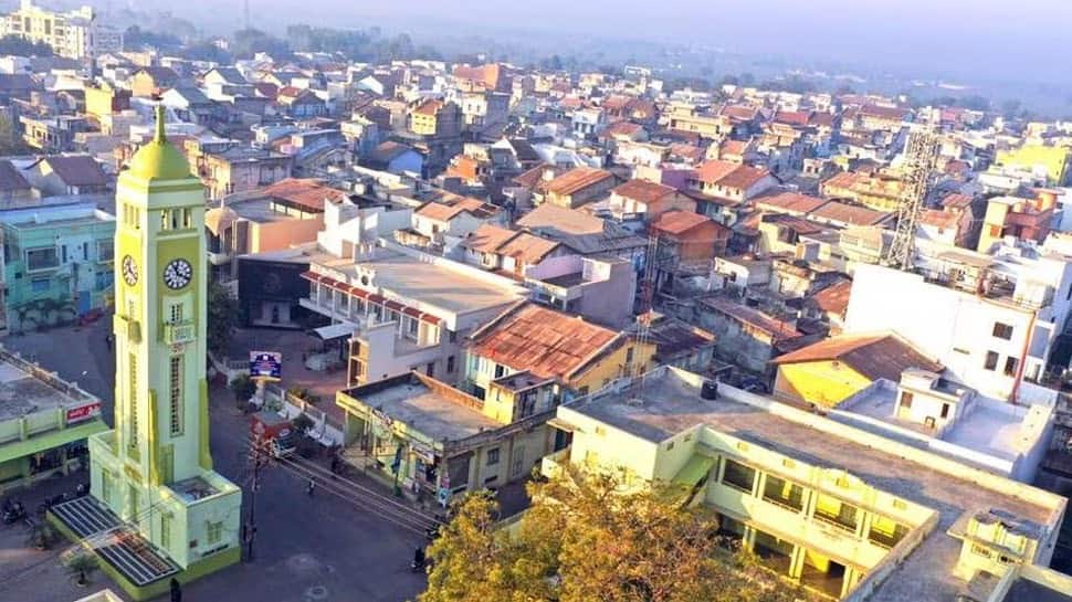 Dharmaj Village in Petlad District gujarat Global ties local prosperity NRI bank deposits cross Rs 1K cr check complete details Dharmaj Village : 'हे' आहे भारतातील सर्वात श्रीमंत गाव; गावकऱ्यांची श्रीमंती पाहून तुम्हीही थक्क व्हाल