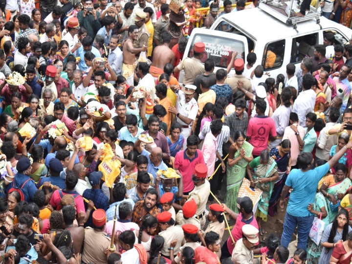 காரைக்கால் அம்மையார் மாங்கனி திருவிழா; மாங்கனிகளை இறைவனுக்கு இரைத்து பக்தர்கள் வழிபாடு