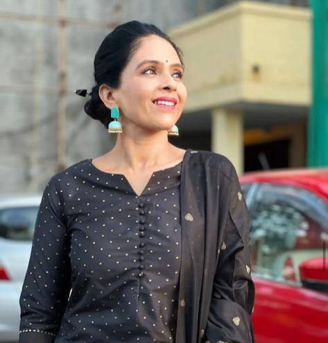 लग्नापूर्वी ऐश्वर्याचं नाव काय होतं? ऐश्वर्यानं कोणकोणत्या मालिका आणि चित्रपटांमध्ये काम केलं आहे? याबाबत जाणून घेऊयात