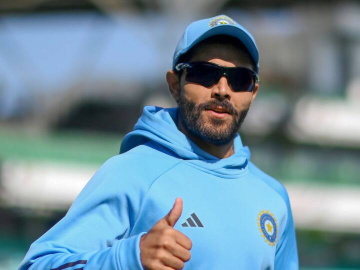 Ravindra Jadeja Indian Cricket team's all rounder have been scoring runs with average of 40 plus in last four years in all three formats टीम इंडिया के लिए तीनों फॉर्मेट में चमक रहे जडेजा, ये आंकड़ा छूने वाले इकलौते भारतीय