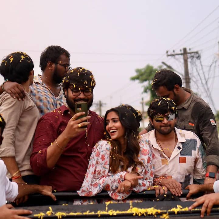 ఈ సక్సెస్ టూర్ కు సంబంధించిన ఫోటోలు వైరల్ అవుతున్నాయి.