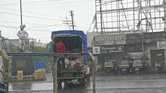 Saurashtra Rain: હવામાન વિભાગની આગાહી વચ્ચે સૌરાષ્ટ્રના આ જિલ્લાઓમાં વરસાદ શરૂ