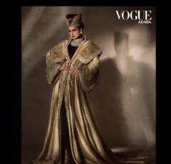 Rekha Latest Pics: एव्हरग्रीन रेखाची घायाळ करणारी अदा, दुबईच्या प्रसिद्ध मासिकासाठी केले फोटोशूट