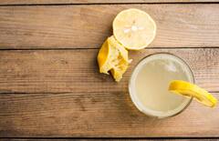 Health Tips: सकाळी रिकाम्या पोटी पाण्यात लिंबू पिळून प्यावं; आरोग्यावर होतात 'हे' सकारात्मक परिणाम