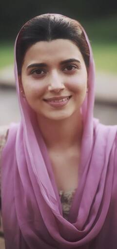 Nimrat Khaira: ਨਿਮਰਤ ਖਹਿਰਾ ਨੇ ਦੇਸੀ ਅੰਦਾਜ਼ ਨਾਲ ਲੁੱਟੀ ਮਹਿਫਲ, ਤਸਵੀਰਾਂ ਦੇਖ ਫੈਨਜ਼ ਬੋਲੇ- 'ਇਸ ਨੂੰ ਕਹਿੰਦੇ ਅਸਲੀ ਪੰਜਾਬਣ'