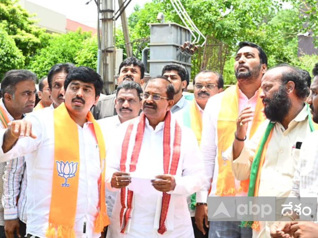 AP BJP Somu : ఏపీ బీజేపీకి కొత్త అధ్యక్షుడు - రాజీనామా చేయాలని సోము వీర్రాజుకు హైకమాండ్ నుంచి ఆదేశం BJP high command has ordered Somu Veeraju to resign from the post of AP BJP president. AP BJP Somu : ఏపీ బీజేపీకి కొత్త అధ్యక్షుడు - రాజీనామా చేయాలని సోము వీర్రాజుకు హైకమాండ్ నుంచి ఆదేశం