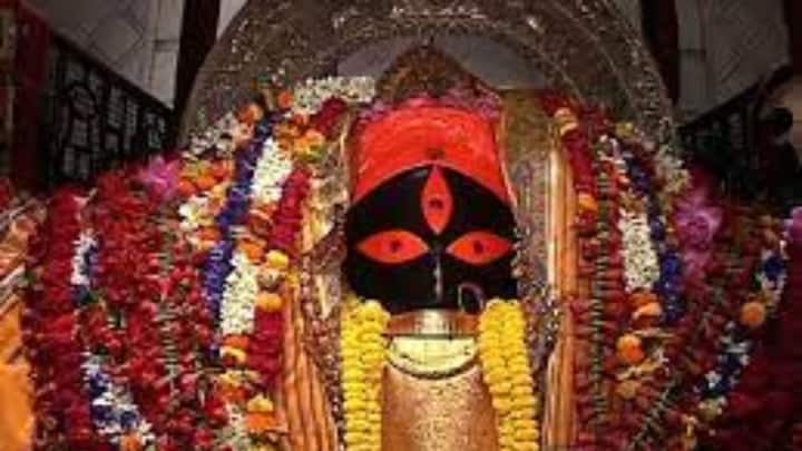 সাধারণ ভাবে সারা বছরই শনিবার ও মঙ্গলবার মন্দিরে ভক্তদের ভিড় বেশি থাকে। এছাড়া পয়লা বৈশাখ, অক্ষয় তৃতীয়ায় হালখাতা পুজোর বড় ভিড় হয়। বিপত্তারিনী পুজোতেও ভিড় হয় চোখে পড়ার মতো।