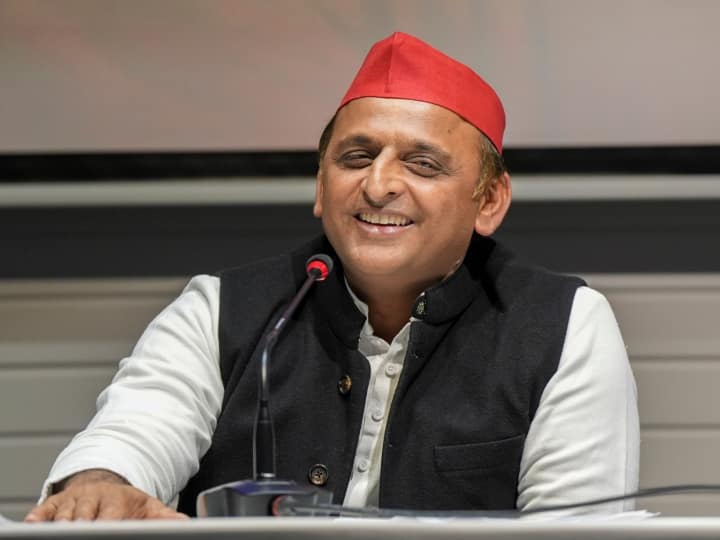 akhilesh-yadav-attacks-on-bjp-over-india-asked-question-about-rbi-currency-demonetisation Demonetisation: શું દેશમાં ફરી આવશે નોટબંધી? અખિલેશ યાદવના એક ટ્વીટથી મચી ગયો હંગામો