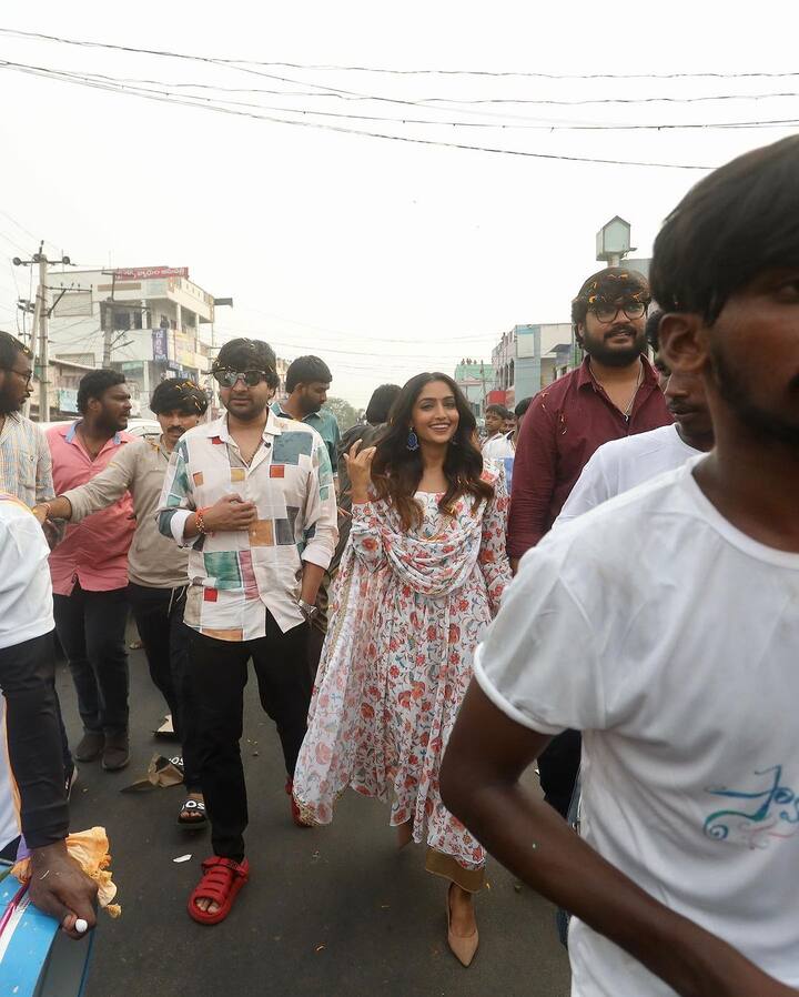 మూవీ హిట్ అందుకోవడంతో సక్సెస్ టూర్ ను చేపట్టింది టీమ్.