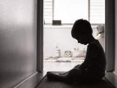 चीन में मां की मार से बचने के लिए 6 साल के बच्चे ने 5वीं मंजिल से लगाई छलांग, वीडियो वायरल