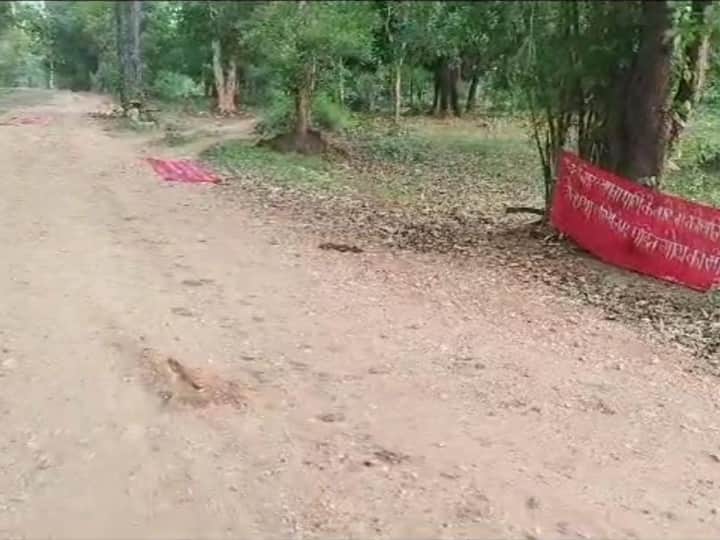 Chhattisgarh Naxalite again held a villager,on suspicion of being a police informer responsible for the murder by placing a banner of death ann Chhattisgarh Crime:  नक्सलियों ने पुलिस मुखबिरी के शक में ग्रामीण को उतारा मौत के घाट, ली हत्या की जिम्मेदारी