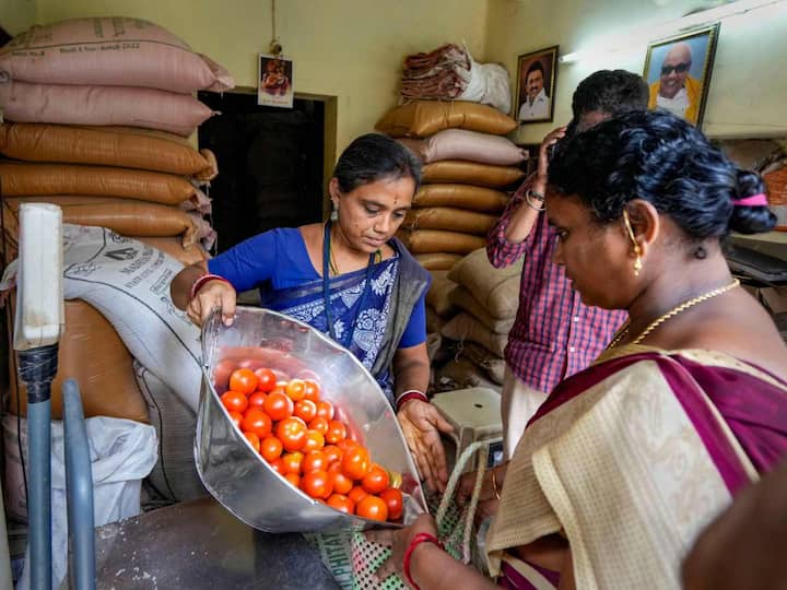 In a meeting, Minister for Cooperatives KR Periyakaruppan directed the cooperatives and horticulture department officials to identify the tomato cultivation areas and ensure an uninterrupted supply to the consumers. (Source: PTI)