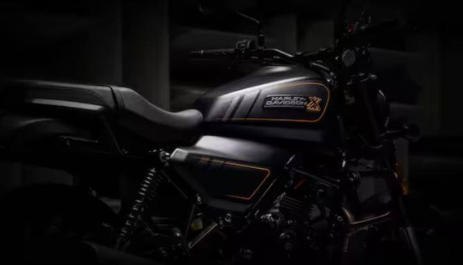 Harley-Davidson X440 ਵਿੱਚ MRF ਟਾਇਰਾਂ ਦੇ ਨਾਲ 18-ਇੰਚ ਦੇ ਫਰੰਟ ਅਤੇ 17-ਇੰਚ ਦੇ ਪਿਛਲੇ ਅਲੌਏ ਵ੍ਹੀਲ ਹਨ। ਨਵੀਂ ਹੀਰੋ-ਹਾਰਲੇ ਬਾਈਕ ਟਿਊਬਲਰ ਟ੍ਰੇਲਿਸ ਫਰੇਮ 'ਤੇ ਆਧਾਰਿਤ ਹੈ।