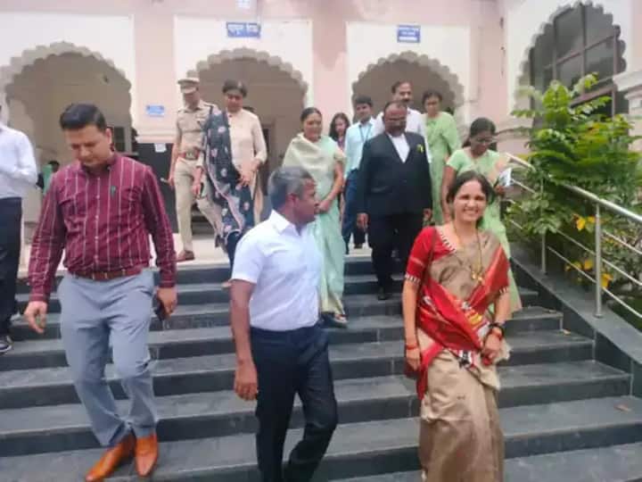 आपल्या साधेपणामुळे ओळखल्या जाणाऱ्या केंद्रेकरांचा साधेपणा नोकरीच्या शेवटच्या दिवशी देखील दिसून आला.