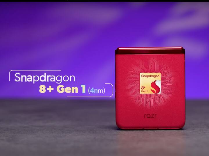 Processor: प्रोसेसर के मामलें में भी दोनों फोन सेम हैं. दोनों में आपको स्नैपड्रैगन 8th प्लस 1 जनरेशन का सपोर्ट मिलता है. हालांकि कलर ऑप्शन के मामलें में सैमसंग के फोन में 4 ऑप्शन मौजूद हैं जबकि मोटोरोला में 2 ऑप्शन मिलते हैं.