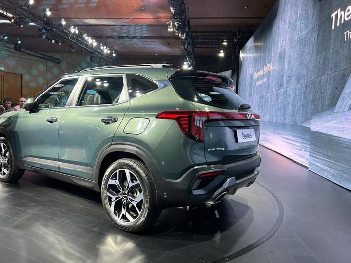 Elsewhere, you get new alloy wheels plus a new tail-lamp design plus a more aggressive rear bumper. (Image Source: Somnath Chatterjee)