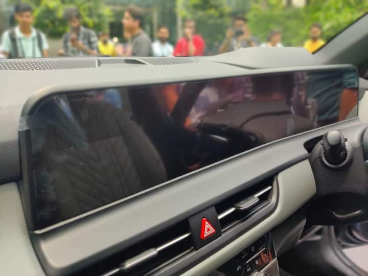 The interior gets a new look with a twin screen layout along with a new dashboard design plus redesigned switches. (Image Source: Somnath Chatterjee)