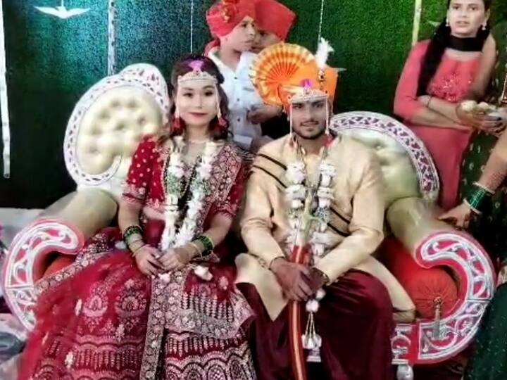 Chinese girl becomes daughter-in-law in Sangamner unique wedding in Ahmednagar Ahmednagar News : योगाच्या माध्यमातून अनोखा योग, चीनची तरुणी झाली ग्रामीण भागातील सून; संगमनेरमधील अनोख्या लग्नाची चर्चा